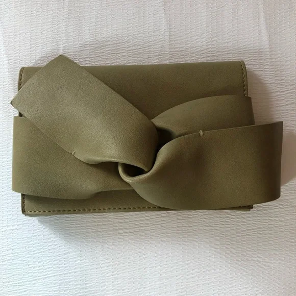 Fab’rik Nude/green Clutch - Picture 1 of 4
